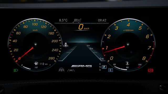 Mercedes-Benz A-KLASSE 250 Premium Plus Panodak Burmester Sound PDC v+a Leder/alcantara Navi