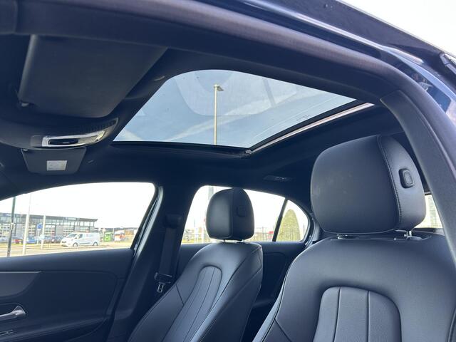 Mercedes-Benz A-KLASSE 180 Business Solution Luxury | Panoramadak | Memory | Matrix Led Koplampen