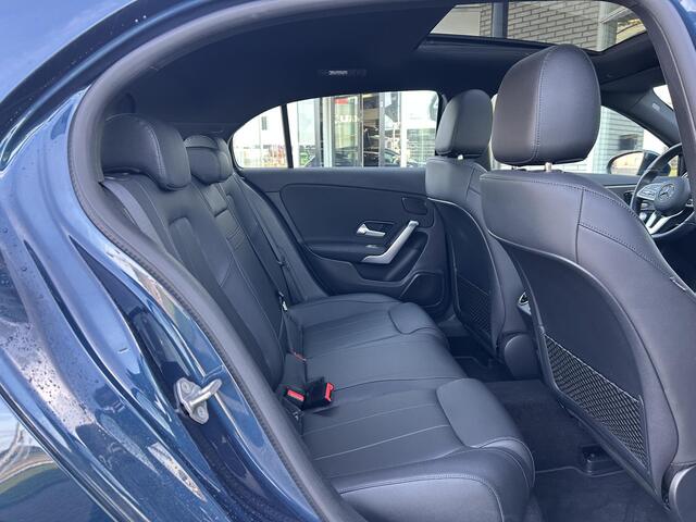 Mercedes-Benz A-KLASSE 180 Business Solution Luxury | Panoramadak | Memory | Matrix Led Koplampen