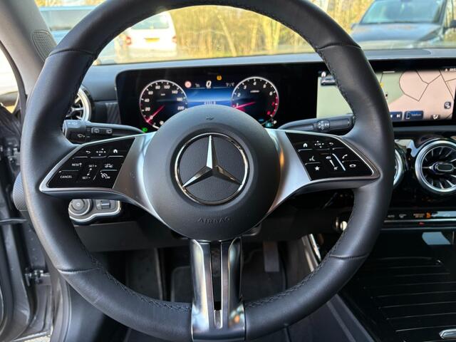 Mercedes-Benz A-KLASSE A 200 SPORT LED, Navi, CarPlay, Adaptive Cruise