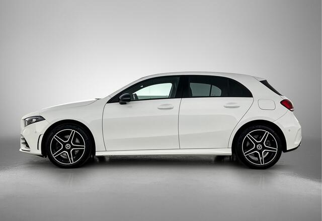 Mercedes-Benz A-KLASSE 250 e AMG Plug-In Hybride | Nightpakket | Sfeerverlichting | Rij-assistentiepakket | Navigatie | Inclusief 24 maanden Mercedes-Benz Certified garantie voor Europa.
