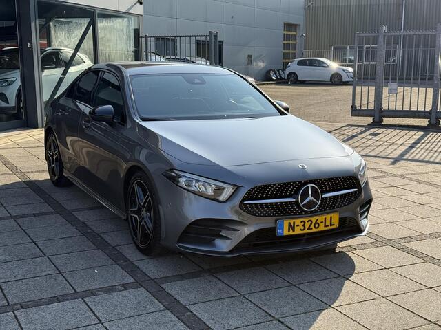 Mercedes-Benz A-KLASSE 180 Aut. AMG Sport | Navi | Camera | Sfeer Verlichting |