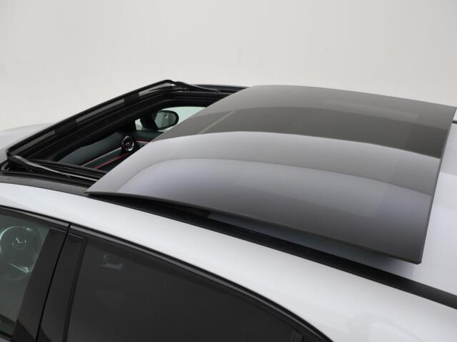 Mercedes-Benz A-KLASSE 250e AMG SPORT + PANORAMA | MEMORY | TREKHAAK | SFEERVERLICHTING | CAMERA | STOELVERWARMING