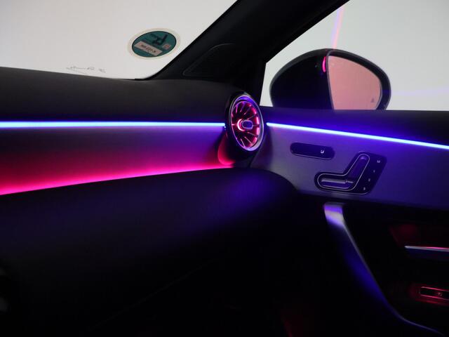 Mercedes-Benz A-KLASSE 250e AMG SPORT + PANORAMA | MEMORY | TREKHAAK | SFEERVERLICHTING | CAMERA | STOELVERWARMING