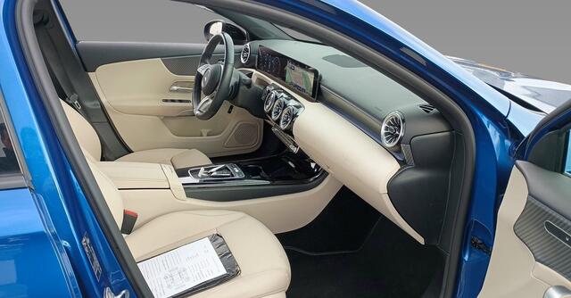 Mercedes-Benz A-KLASSE 180 Luxury Line 1e-Eig. Keurig-Onderh., BOVAG-Garantie. NL-Auto.