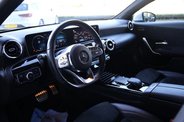 Mercedes-Benz A-KLASSE 200 Business Solution AMG Wide screen Trekhaak Camera Carplay