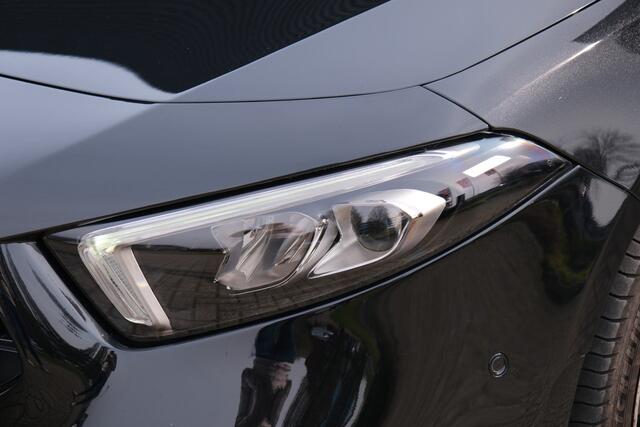 Mercedes-Benz A-KLASSE 200 Business Solution AMG / Pano dak / 18 Inch AMG Velgen /