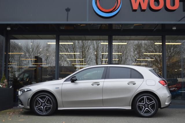 Mercedes-Benz A-KLASSE 250 e AMG Led Panorama Memory Distronic Camera Augmented Trekh Pdc