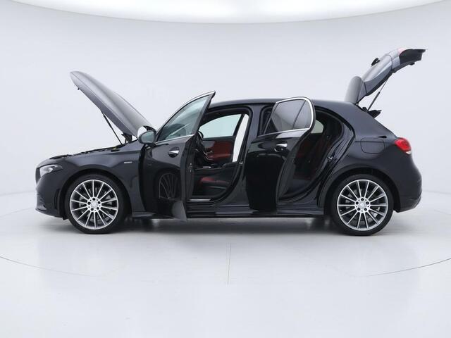 Mercedes-Benz A-KLASSE 250 e AMG-Line | Clima | Cruise | Multimedia/Navi | Pano | Leder | Stoelverwarming | Memory Seats | PDC + 360 Camera |