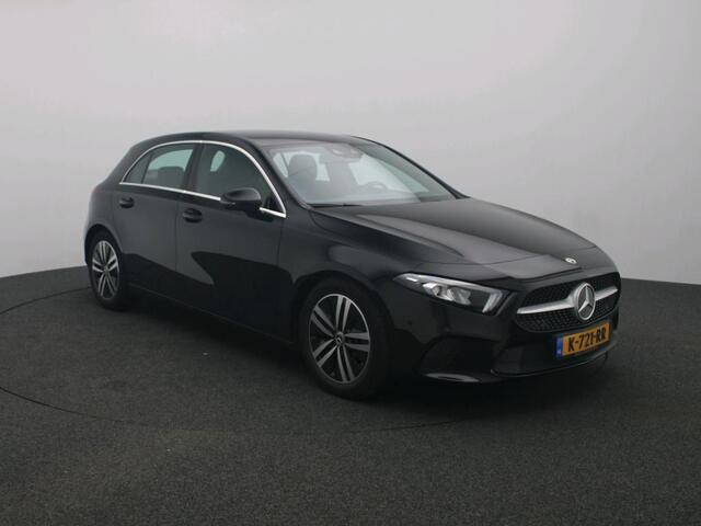 Mercedes-Benz A-KLASSE 160 Business Solution Luxury Ledkoplampen | Sfeerverlichting | Parkeerpakket met achteruitrijcamera |Stoelverwarming voor. Inclusief 24 maanden MB Certified garantie voor Europa.
