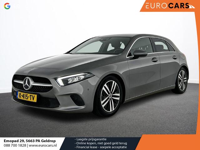 Mercedes-Benz A-KLASSE 160 Business Solution Luxury Navigatie Apple Carplay/Android Auto Camera Parkeersensoren Cruise Control Stoelverwarming Virtual Cockpit Lichtmetalen velgen Climate Control