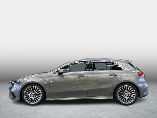 Mercedes-Benz A-KLASSE 180 AMG Line | Panoramadak | MULTIBEAM LED Koplampen | Dodehoekassistent | Advanced Sound System | Apple CarPlay | Android Auto | Augmented Reality voor Navigatie | Donkergetint Glas Achter | Sfeerverlichting | Stoelverwarming