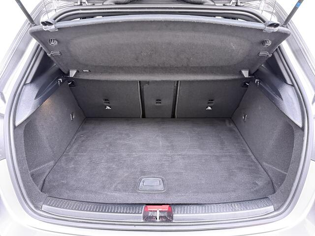 Mercedes-Benz A-KLASSE 250e AMG // istronic // Panoramadak // Headup // 360 Camera // 19" // Carplay // Sfeerverlichting // Nightpakket // Memory