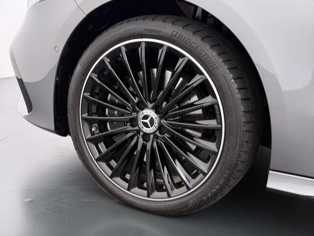 Mercedes-Benz A-KLASSE 250e AMG // istronic // Panoramadak // Headup // 360 Camera // 19" // Carplay // Sfeerverlichting // Nightpakket // Memory