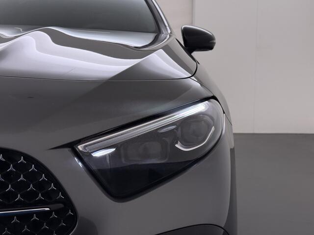 Mercedes-Benz A-KLASSE 250e AMG // istronic // Panoramadak // Headup // 360 Camera // 19" // Carplay // Sfeerverlichting // Nightpakket // Memory