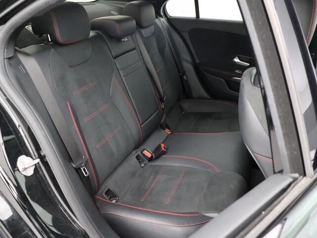 Mercedes-Benz A-KLASSE 250e 218 PK SEDAN + PANORAMA | SFEERVERLICHTING | APPLE CARPLAY | MEMORY | STOELVERWARMING