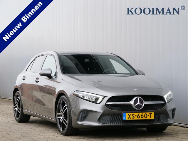 Mercedes-Benz A-KLASSE 180 Business Solution 136 Pk Automaat Navigatie / Camera / 18 inch / Stoelverwarming