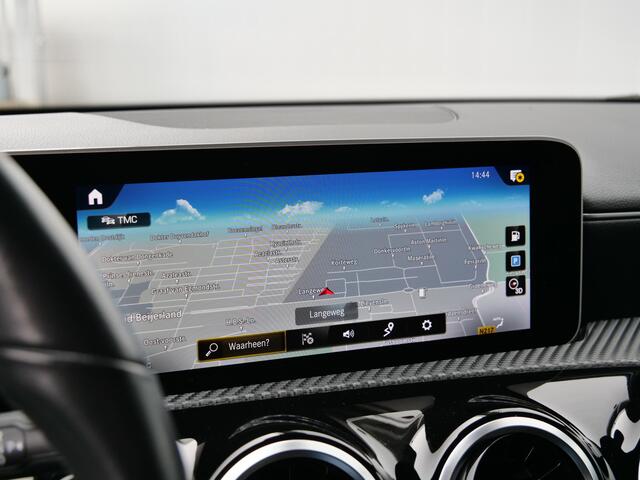Mercedes-Benz A-KLASSE 180 Business Solution 136 Pk Automaat Navigatie / Camera / 18 inch / Stoelverwarming