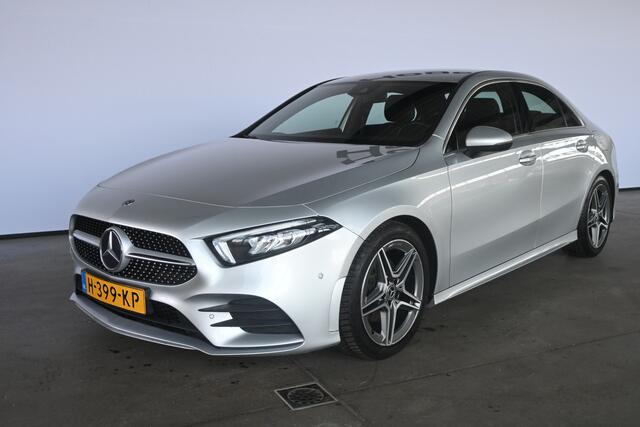 Mercedes-Benz A-KLASSE 180 Business Solution AMG Automaat Navigatie Widescreen Stoelverwarming Inruil Mogelijk!