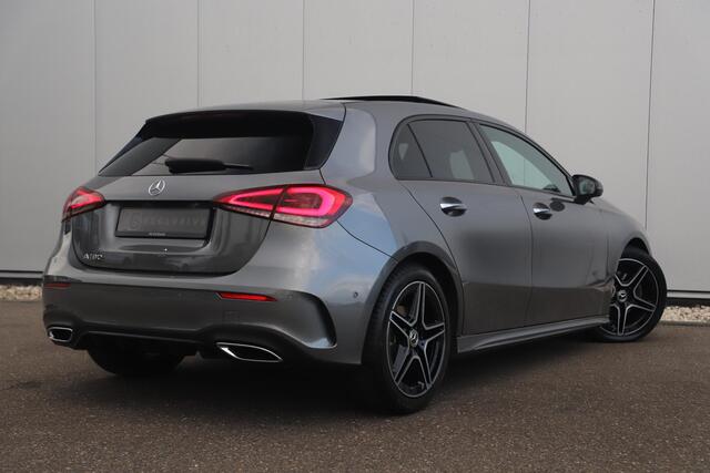 Mercedes-Benz A-KLASSE 180 AMG Night Pakket Automaat Panoramadak Sfeerverlichting Keyless Half Leder Full LED 18 inch Widescreen Navigatie Camera Stoelverwarming