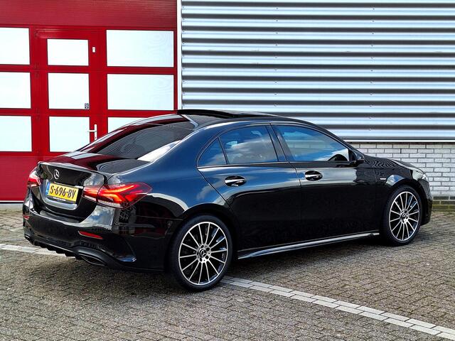 Mercedes-Benz A-KLASSE 200 Business Solution AMG | Edition | Panoramadak | Rijassistentiepakket | Achteruitrijcamera | Memory pakket | Multibeam LED | Stoelverwarming | Keyless-GO