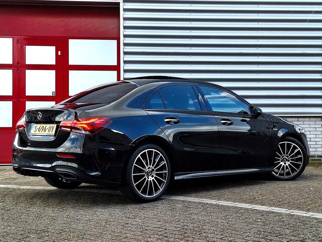Mercedes-Benz A-KLASSE 200 Business Solution AMG | Edition | Panoramadak | Rijassistentiepakket | Achteruitrijcamera | Memory pakket | Multibeam LED | Stoelverwarming | Keyless-GO