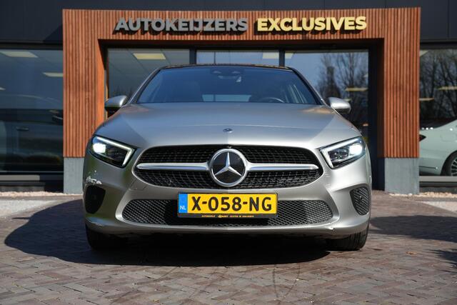 Mercedes-Benz A-KLASSE 250 e Premium Plus Panoramadak Widescreen Adaptieve Cruise Leer Stoelverw. Ambient