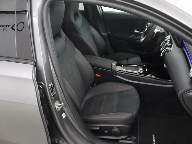 Mercedes-Benz A-KLASSE 250 e Star Edition AMG Line | Panoramadak | Multibeam LED | Achteruitrijcamera | Stoelverwarming | Sfeerverlichting |