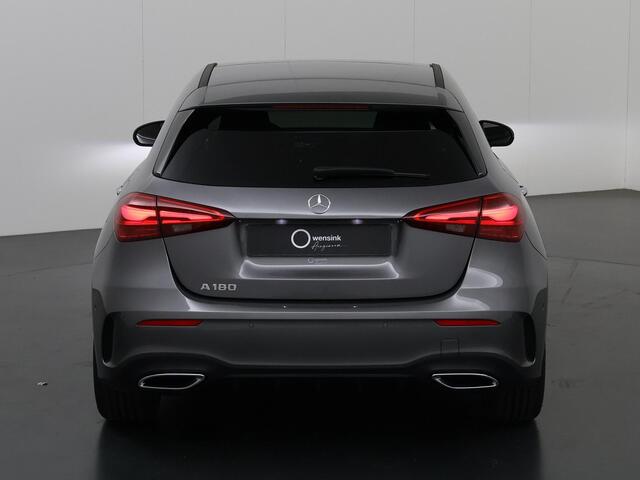 Mercedes-Benz A-KLASSE 180 Star Edition AMG Line | Panorama-schuifdak | Stoelverwarming | Achteruitrijcamera | Sfeerverlichting |