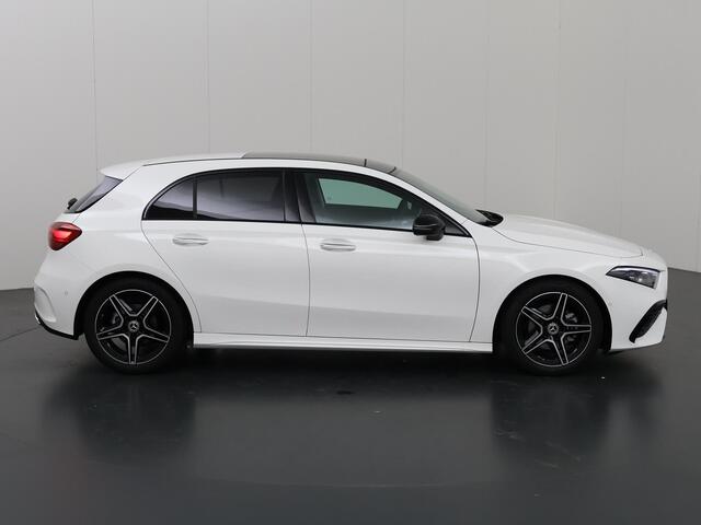 Mercedes-Benz A-KLASSE 180 Star Edition AMG Line | Nightpakket | Achteruitrijcamera | MULTIBEAM LED | Sfeerverlichting | Panoramaschuifdak | Sfeerverlichting