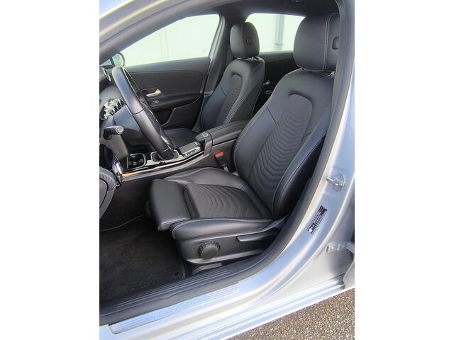 Mercedes-Benz A-KLASSE 180 Business Solution AMG All season banden, grote navi, virtual cockpit, carplay, camera, DAB+, stoelverwarming