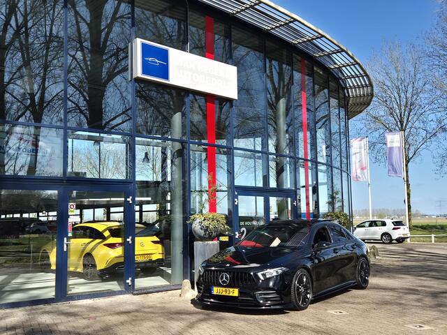 Mercedes-Benz A-KLASSE 250 e Advantage AMG-Line | Panodak | Sfeerverlichting | Climate Control | Navigatie | 19 inch