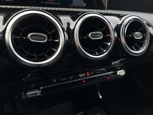 Mercedes-Benz A-KLASSE 160 Business Solution | Carplay | Privacy glass | Sport interieu