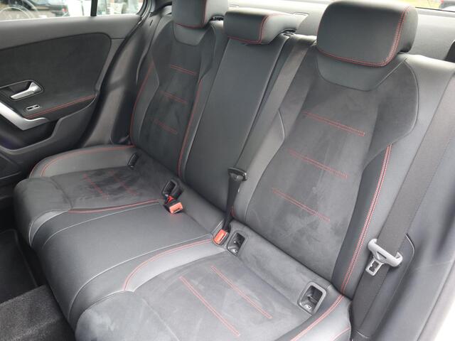 Mercedes-Benz A-KLASSE 250 e AMG Line