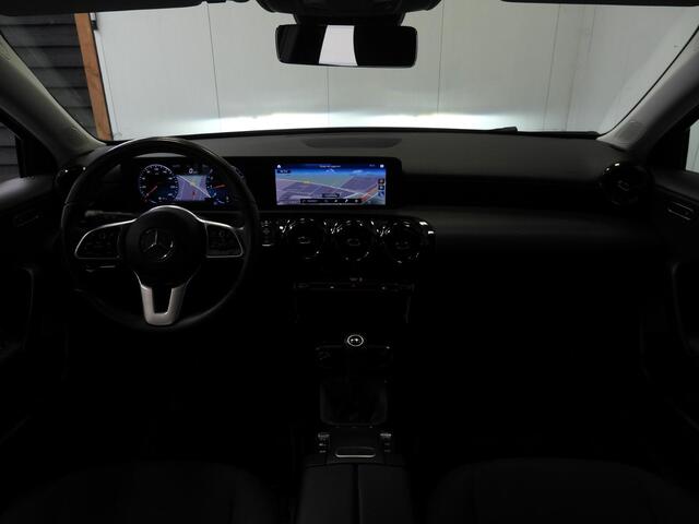 Mercedes-Benz A-KLASSE A160 Business Solution NAVI/CAMERA/LED/16"LMV!