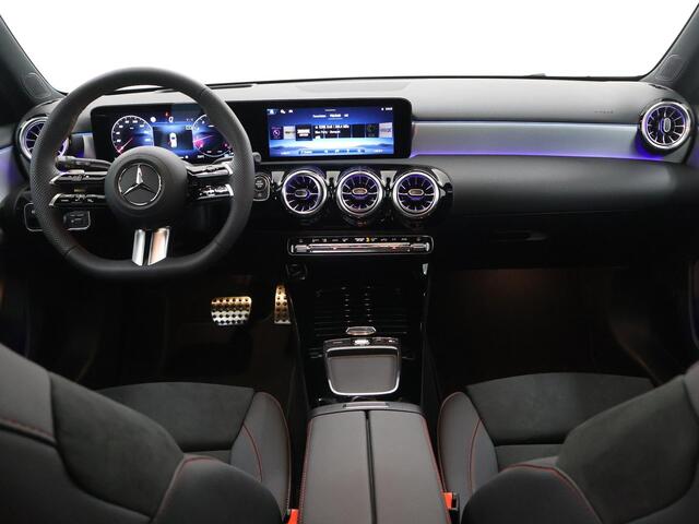 Mercedes-Benz A-KLASSE 180 Business Solution AMG 180 Business Solution AMG | Panoramaschuifdak| Premium plus | Nightpakket | Head-up display | 360° camera | 19"Multispaaks AMG velgen |