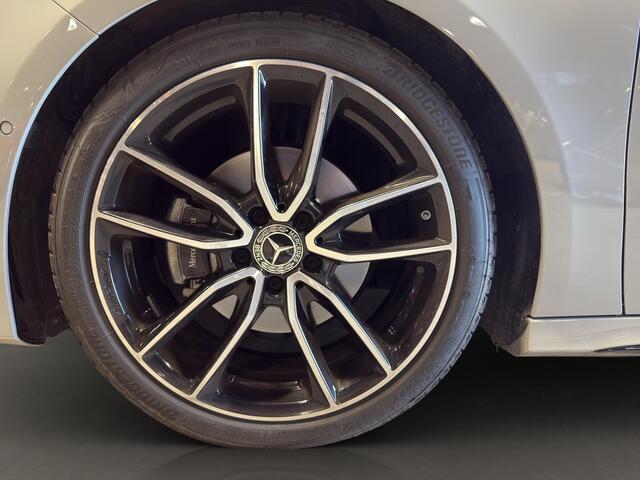 Mercedes-Benz A-KLASSE 180 AMG Line | Pano | Sfeer | Stoelverw. | Camera | Trekhaak Electrisch |