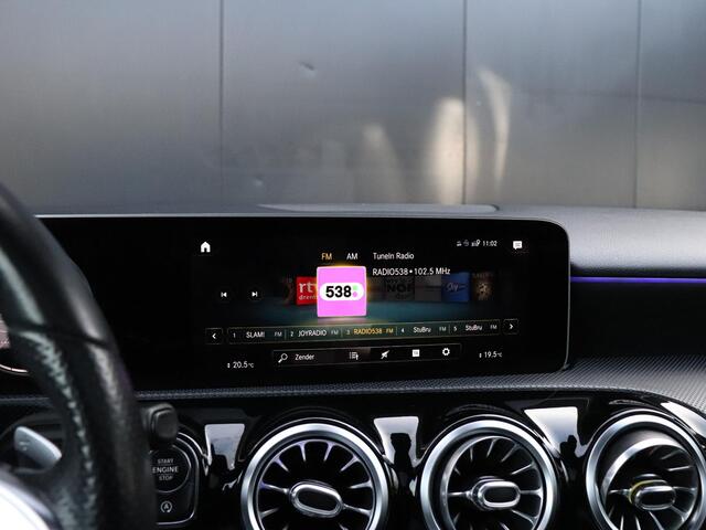 Mercedes-Benz A-KLASSE 200 Premium Plus | AMG LINE | MEMORY | PANO-DAK | CAMERA | STOELVERW. | CRUISE | NAVI |