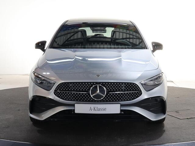 Mercedes-Benz A-KLASSE 180 Business Solution AMG | Panoramaschuifdak | Premium Plus pakket | Stoelverwarming | Achteruitrijcamera | MULTIBEAM LED |