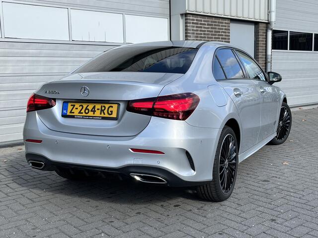 Mercedes-Benz A-KLASSE Limousine 250 e AMG Line | Night Pakket | Panoramadak | Premium Pakket | Multibeam LED Koplampen | Dodehoekassistent | Advanced Sound System | Apple CarPlay | Android Auto | Sfeerverlichting | Stoelverwarming | Achteruitrijcamera