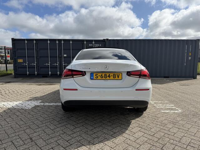 Mercedes-Benz A-KLASSE 250 e Business Line | Rijdt tot 70km volledig elektrisch | Panoramadak | Rijassistentiepakket Plus | Stoelverwarming | Distronic | Achteruitrijcamera |