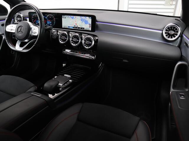 Mercedes-Benz A-KLASSE 250 e AMG Line