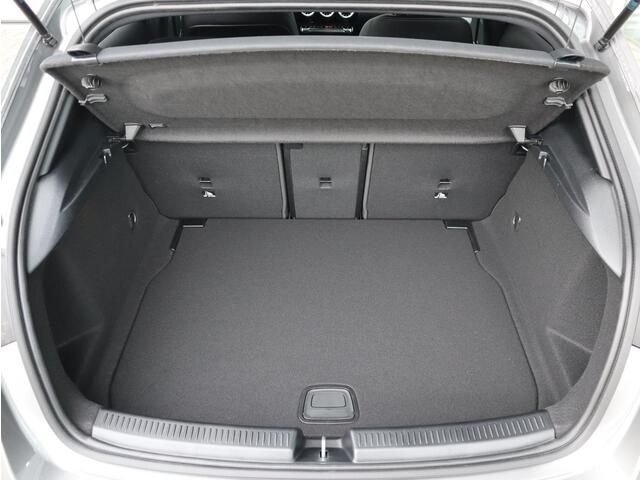 Mercedes-Benz A-KLASSE 180 Star Edition Luxury Line