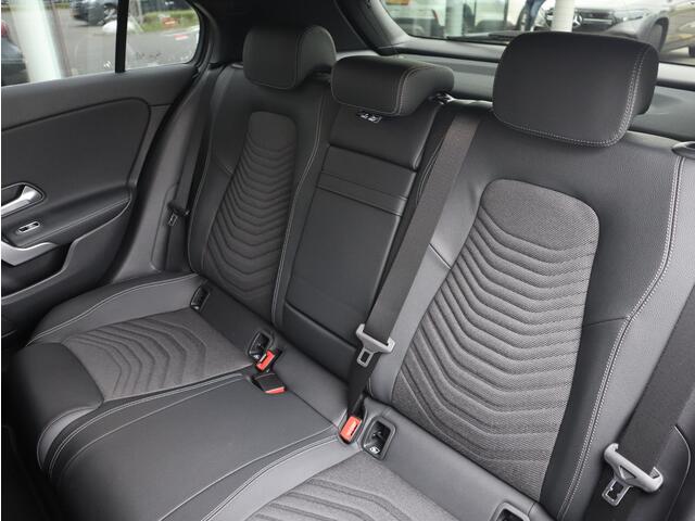 Mercedes-Benz A-KLASSE 180 Star Edition Luxury Line