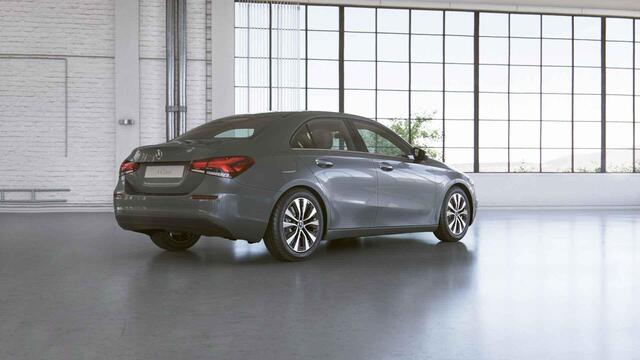 Mercedes-Benz A-KLASSE 250 e | Panoramadak | Sfeerverlichting | Stoelverwarming | Multibeam |