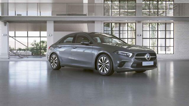 Mercedes-Benz A-KLASSE 250 e | Panoramadak | Sfeerverlichting | Stoelverwarming | Multibeam |