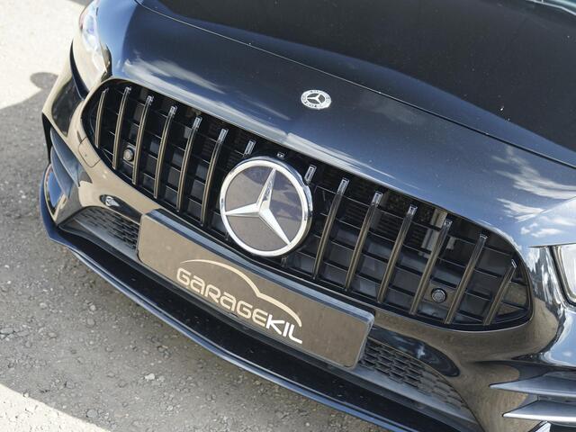 Mercedes-Benz A-KLASSE 180 Business Solution AMG Night pakket / Camera / AMG / LED / Panamericana Grille / 19'' LM velgen / Privacy glass / Stoel verw.