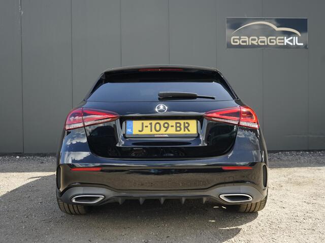 Mercedes-Benz A-KLASSE 180 Business Solution AMG Night pakket / Camera / AMG / LED / Panamericana Grille / 19'' LM velgen / Privacy glass / Stoel verw.