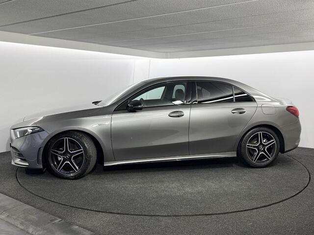 Mercedes-Benz A-KLASSE 200 Business Solution AMG / Sedan / Automaat / AMG Pack /