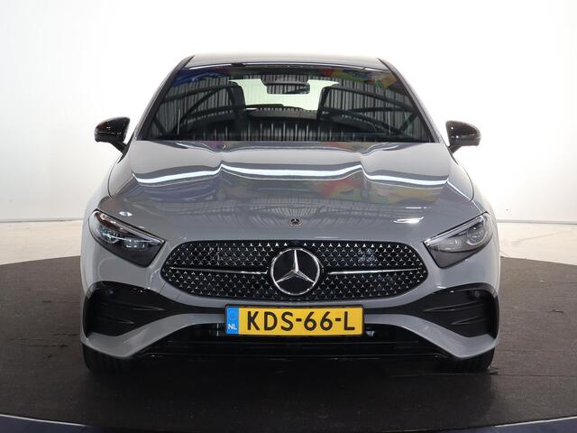 Mercedes-Benz A-KLASSE 250e Business Solution AMG | Panoramaschuifdak | AMG Plus Line | Head up | Nightpakket | 19 inch AMG-velgen |